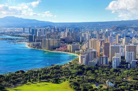 Waikiki Banyan With Mountain Views Near Waikiki Beach, Free Parking Honolulu