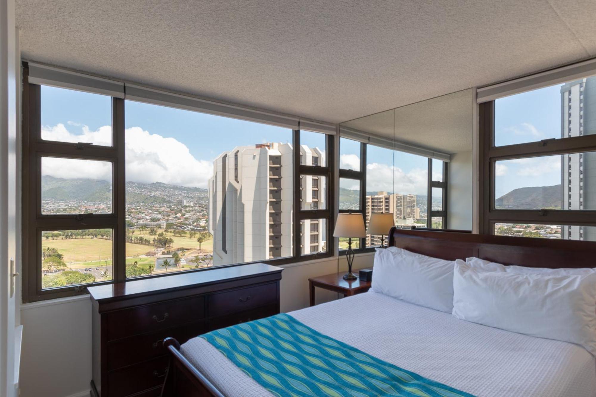 Waikiki Banyan With Mountain Views Near Waikiki Beach, Free Parking * Honolulu