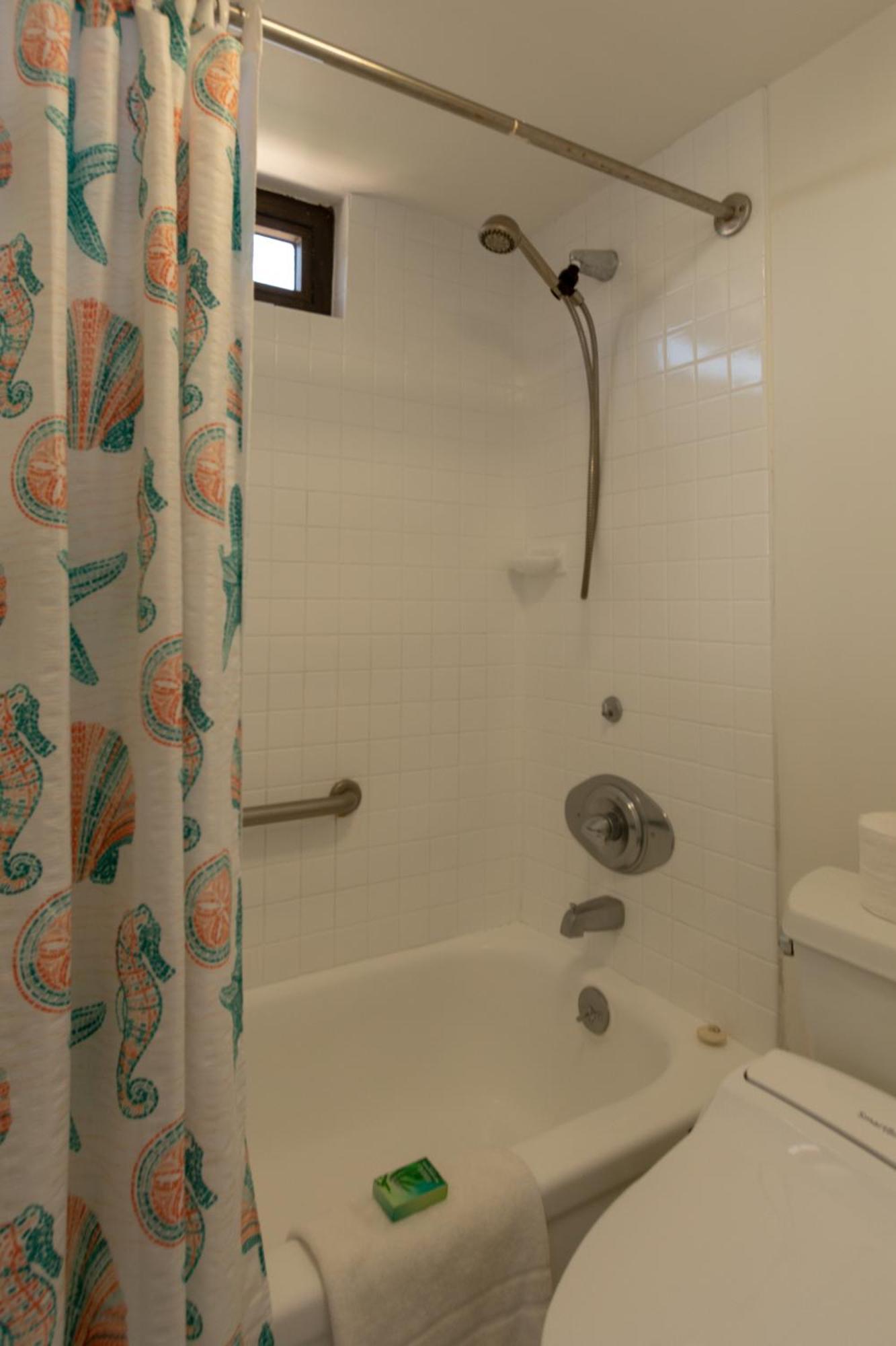 Waikiki Banyan With Mountain Views Near Waikiki Beach, Free Parking * Honolulu